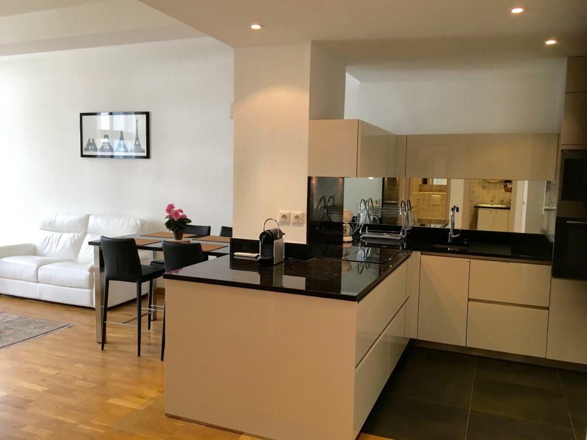 Golden Triangle 2br/2ba Apartment Cannes