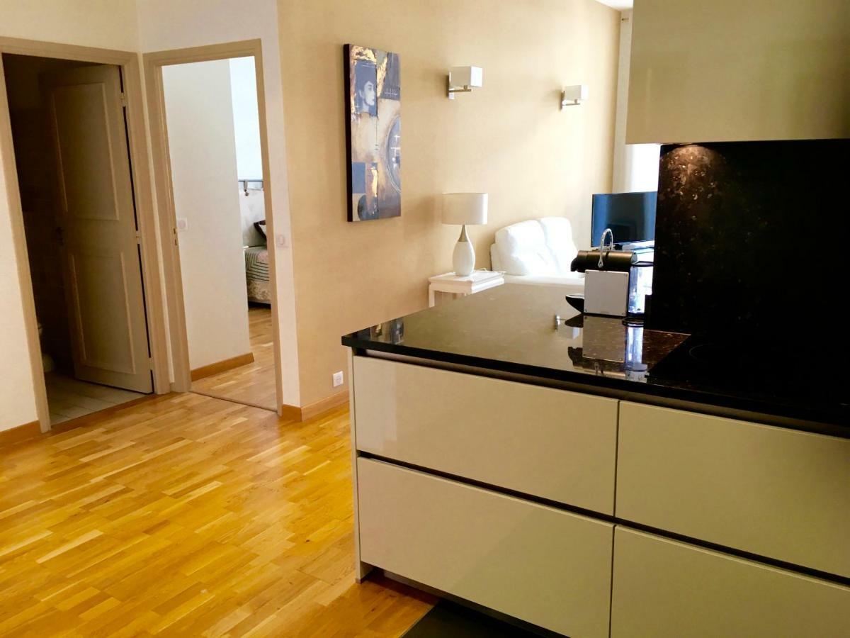 Apartment Golden Triangle 2br/2ba